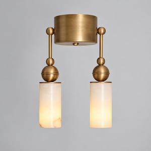 Dubbele messing plafondlamp met albasten kappen, mid-century modern inbouwmodel, plafondarmatuur