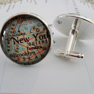 Personalized City Map Cufflinks / Groomsmen Gift / You Pick the Location / Silver map cufflinks / Vintage  custom map Cuff Links /Gift boxed