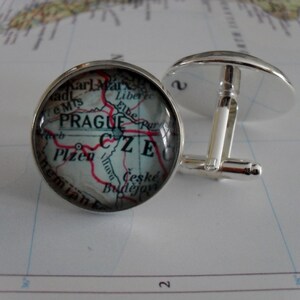 PRAGUE République tchèque Carte Silver CUFF BOUTONS / Fête des Pères / Cadeau Groomsmen / Cadeau pour lui / boutons de manchette carte vintage / Cadeau En boîte