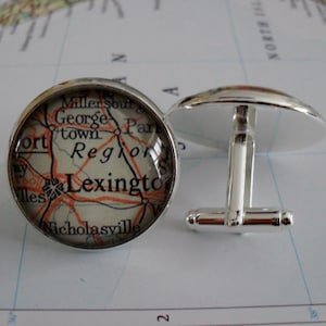 BOUTONS DE MANCHETTE argentés carte LEXINGTON Kentucky / Boutons de manchette carte Lexington / Fête des pères / Cadeau garçon d'honneur / Boutons de manchette carte personnalisés / Bijoux carte
