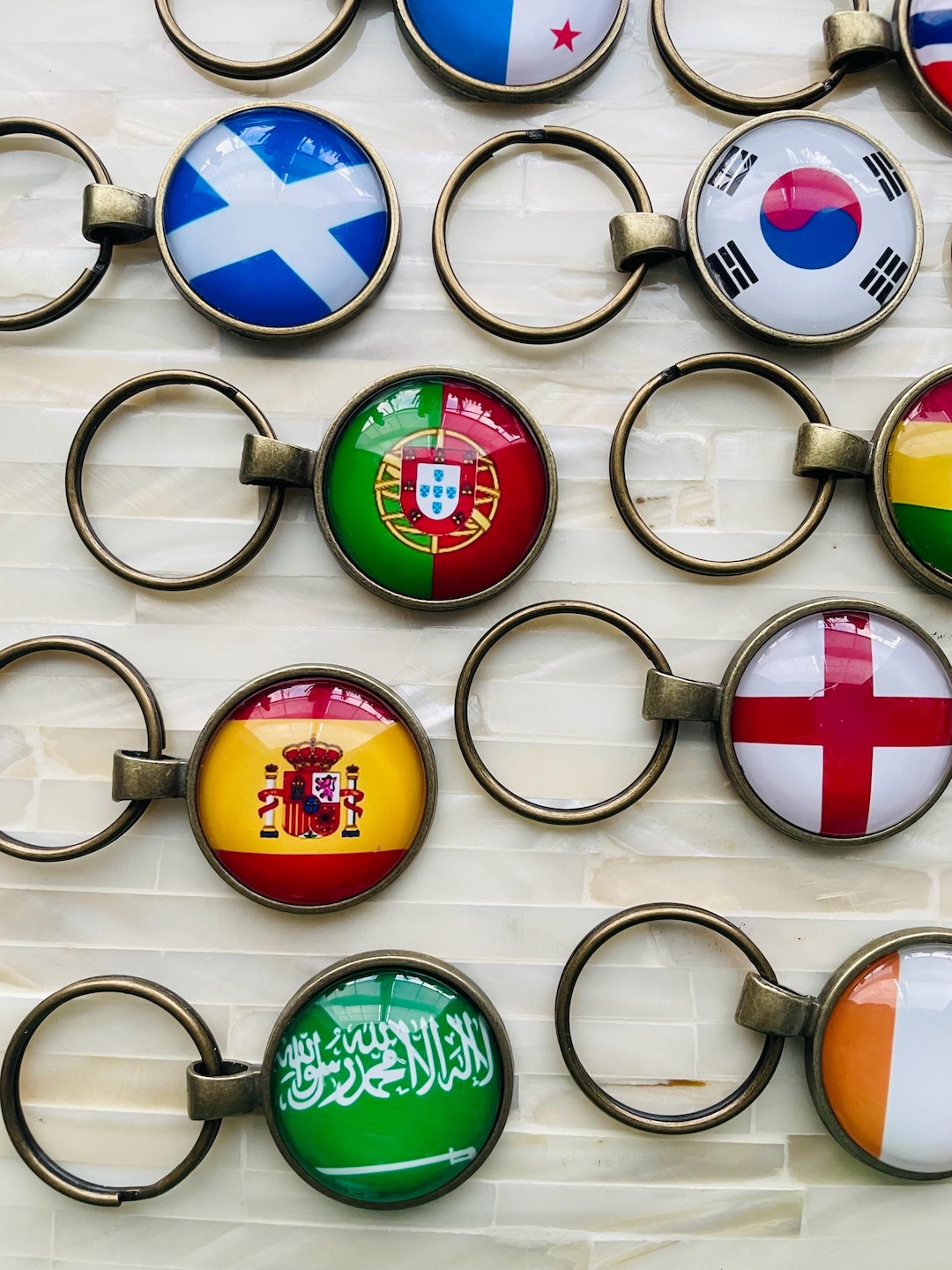 Country Flag KEYCHAIN / Glass Domed Nationsl Flag Keychain/ Gift Boxed ...