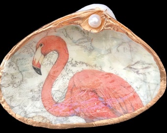 Decoupage Clam Shell Trinket Dish with Genuine Pearl/ Flamingo