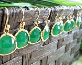 Bridesmaid Set of 5 Pairs / Gold Framed Faceted EMERALD GREEN Drop EARRINGS / Jade Green Earrings / Glass / Simple / Elegant / Gift Boxed