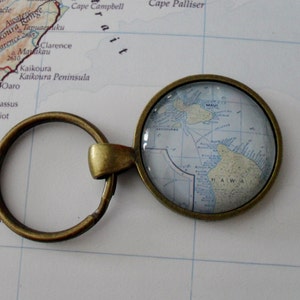 HAWAII Map KEYCHAIN / Groomsmen Gift / Wedding Favour / Travel Souvenir / Hawaii Keyring / Personalized Gift , Map Keyring / Custom map