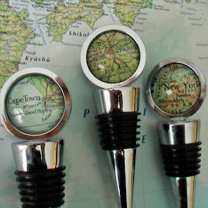 CUSTOM MAP Wine STOPPER / Any Location / Hostess Gift / Housewarming gift / Wedding Favor / Wine Lover Gift / Travel Souvenir / bottle stop image 3