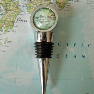 Personalized Map Wine Stopper / Any Location / Hostess Gift / Housewarming gift / Wedding Favor / Wine Lover Gift / Travel Souvenir image 2