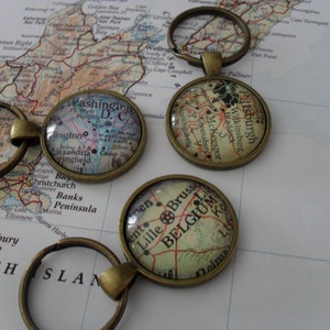 PORTE-CLÉS CARTE personnalisé / Porte-clés carte vintage personnalisé / Vous choisissez l'emplacement / Cadeau personnalisé / Bas de Noël / Coffret cadeau