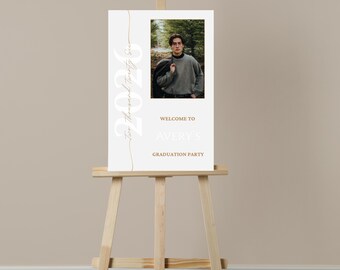 Graduation Party Welcome Sign: Classic Graduation Celebration Signage with Photo GRAD1