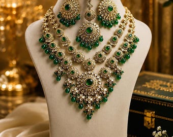 Emerald Green Bridal Jewelry Set, Layered Kundan Necklace Set with Earrings & Maang Tikka, Indian Wedding Jewelry for Women