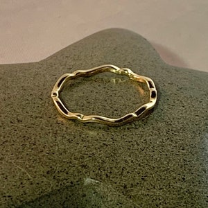 Fancy scalloped 14 kt yellow gold band. Bridal, stacking and wedding band.