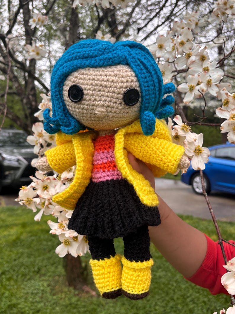 Handmade Coraline Doll with Removable Yellow Jacket – 13 Inch Crochet Figure image 3