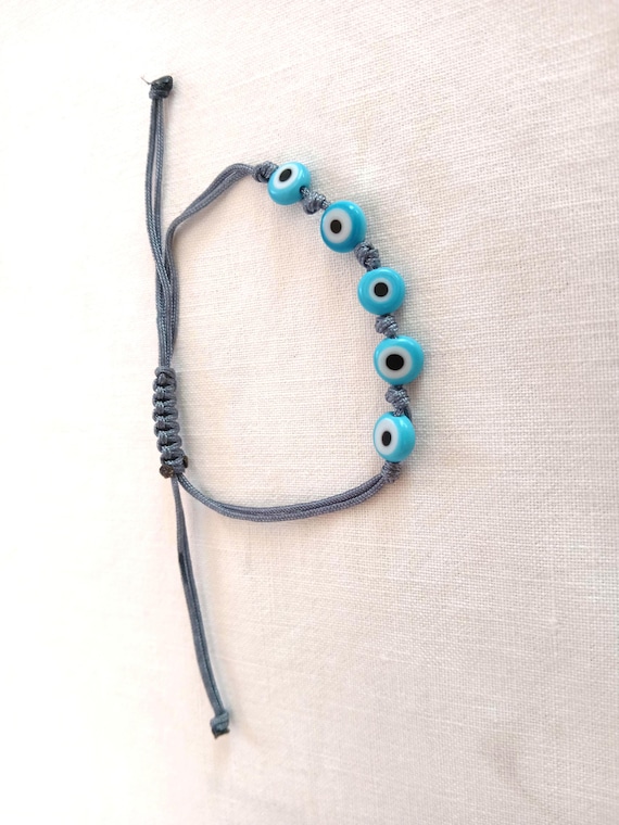 handmade makrame bracelet