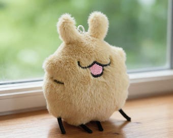 Silksong Flea Plush Keychain | Squeaky Toy, Soft Game-Inspired Plushie, Hollow Knight Fan Gift