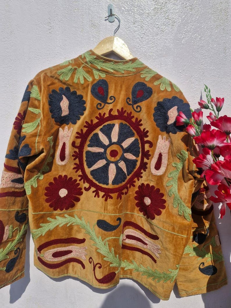 Sujani geborduurd Artwear fluwelen jack voor boho-winteroutfits afbeelding 10