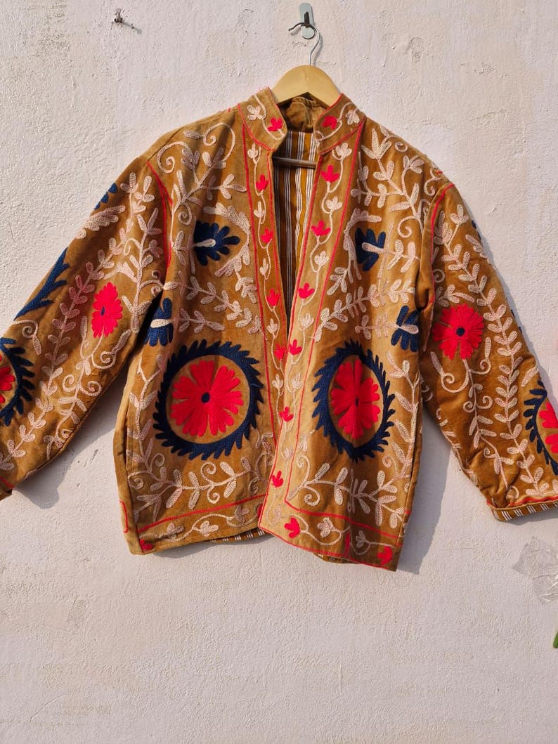 Sujani geborduurd Artwear fluwelen jack voor boho-winteroutfits Pattern 10
