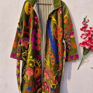 Handbestickter Suzani Samt Kimono, Winter Baumwollmantel, grüne Blumenjacke Bild 6