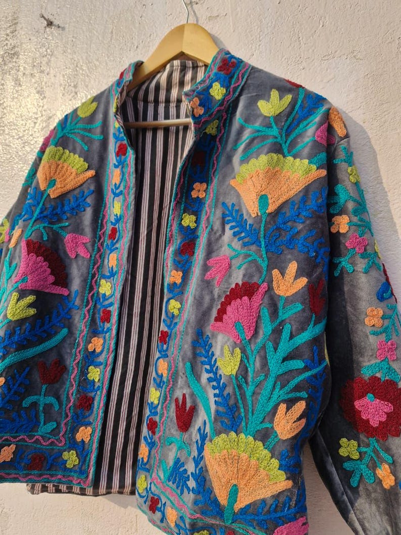 Sujani geborduurd Artwear fluwelen jack voor boho-winteroutfits Pattern 11