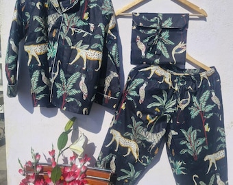 Bomullspyjamaset • Damsömnad med djungelmönster