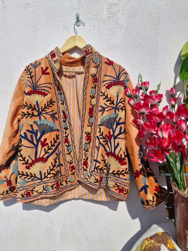 Sujani geborduurd Artwear fluwelen jack voor boho-winteroutfits Pattern 9