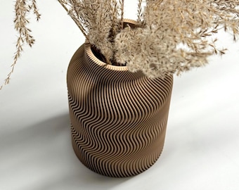 Modern Sculptural Vase: Curved Ridge Minimalist Decor