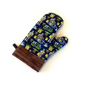 Oven Mitt Made With Licensed Mando Fabric
