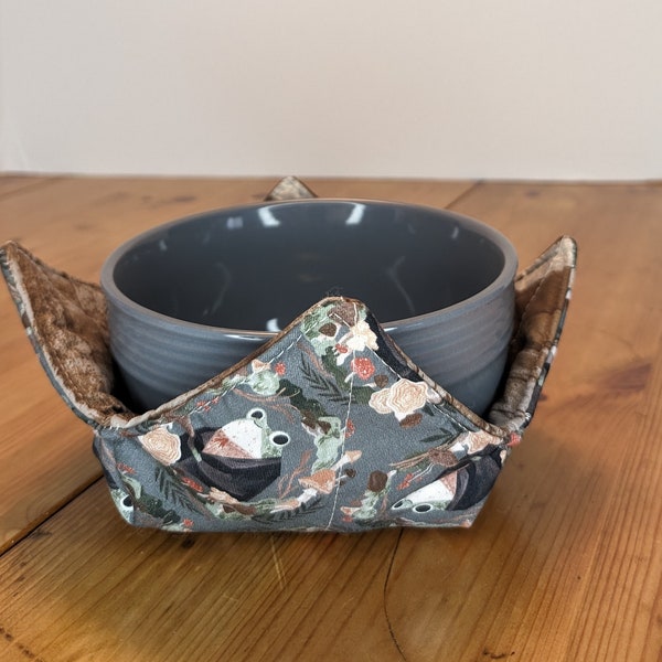 Frog Bowl or Plate Cozy