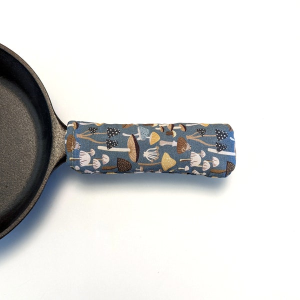 Mushroom and Toadstool Skillet Mitt