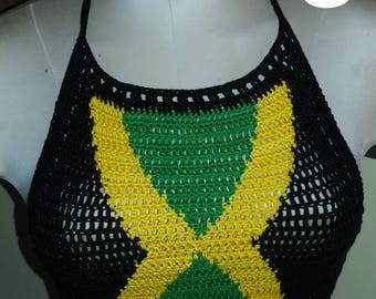 Top all'americana in uncinetto fatto a mano "Jamaican's Love", taglie dalla S alla M. Si accettano ordini personalizzati.