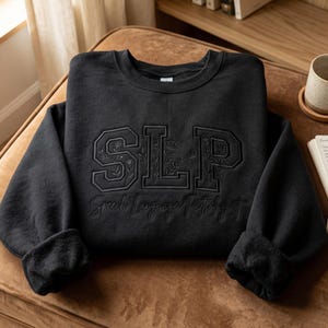 Broderad SLP-tröja, logopedgåva, blommönster