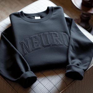 Sudadera bordada para enfermeras neurológicas, cuello redondo unisex, ropa para enfermeras practicantes.