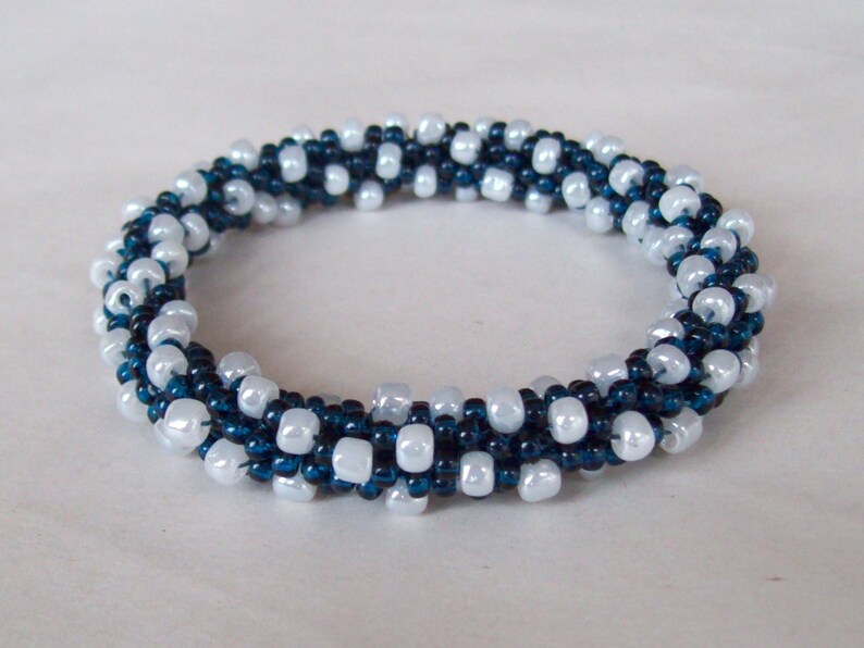 Tutorial Beaded Crochet Polka Dot Bangle Left Handed and Right Handed