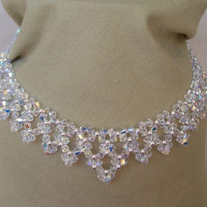 Tutorial de joyería bicono con cuentas de cristal: collar, pendientes y pulsera con tejido en ángulo recto modificado (descarga en PDF)