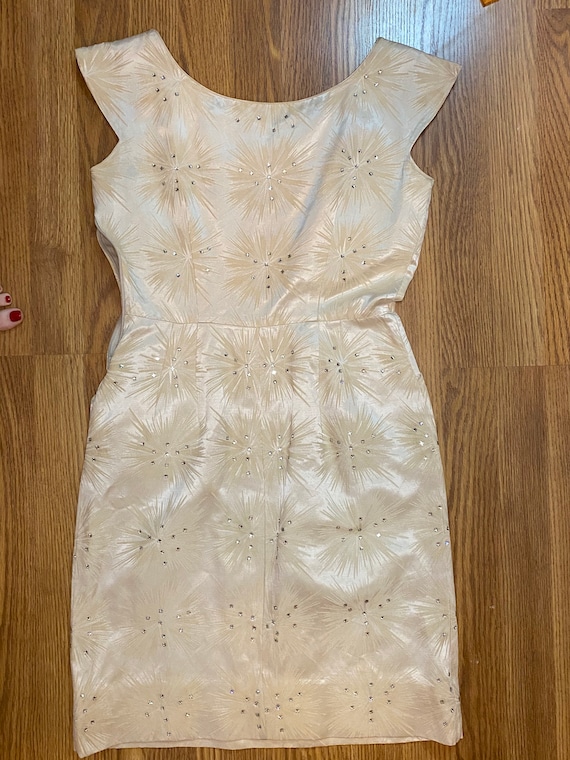 1950s starburst wiggle dress