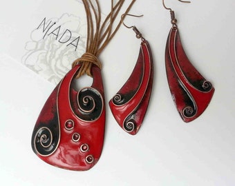 Set de joyas de cobre esmaltado Espiral de vida esmalte cloisonné collar y pendientes en colores de rojo y negro Hecho a mano