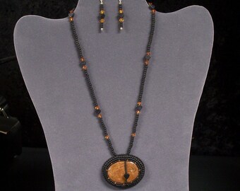 Necklace Beaded with Heart and Stone (Chrysanthemum) Pendant and Earrings