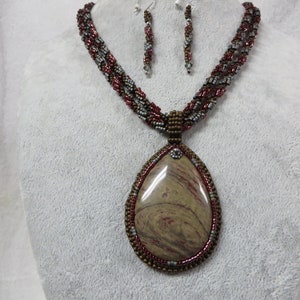 Necklace Spiral Rope with Jasper Teardrop Pendant and Earrings