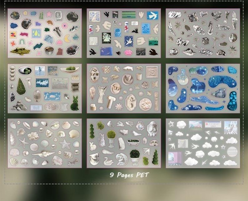 Op de afbeelding: Negen vellen PET-stickers met diverse ontwerpen. De stickers tonen schelpen, wolken, beelden en abstracte vormen in wit, zilver en blauw. De tekst "9 Pages PET" is zichtbaar.