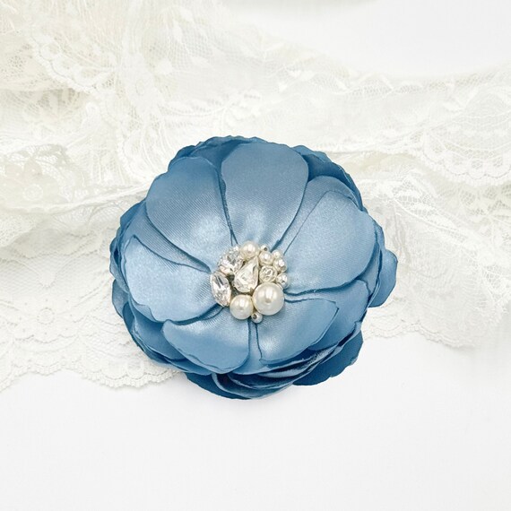 SATIN ROSE BROOCH LIGHT BLUE SATIN ROSE BROOCH LIGHT BLUE