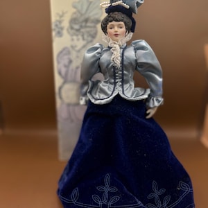 AVON 猫 ヴィンテージ 人形 置物 未使用 ビクトリア朝 キャット ドール Victorian collection porcelain doll - Etsy 日本