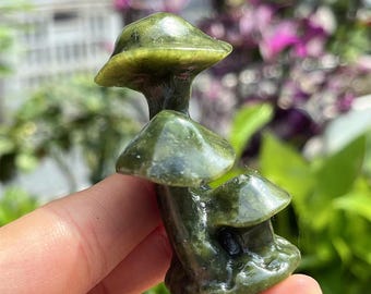 古代中国の天然翡翠で手彫りされた仏像 - Etsy 日本
