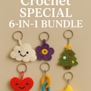 Könnte beinhalten: Eine Sammlung von sechs Amigurumi-Häkel-Schlüsselanhängern, darunter eine Wolke, eine Blume, ein Weihnachtsbaum, ein Herz, verbundene Ringe und ein Stern. Jeder Schlüsselanhänger ist an einem silbernen Ring befestigt. Der Text "Amigurumi Crochet SPECIAL 6-IN-1 BUNDLE" steht oben.