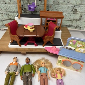 Fisher-Price Loving Family Lot 12 Buffet Dolls Dining Room Table Swing Monkey Bars Laundry center African American Dad Mom Dad Daughter
