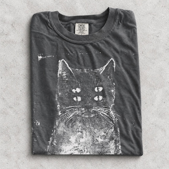 Weirdcore Cat Shirt, Vintage Horror Kitten Y2K TShirt, Grunge Punk Comfort Colors Horror Tee, Creepy Horror Goth Cat Shirt, Gothic Cat Lover