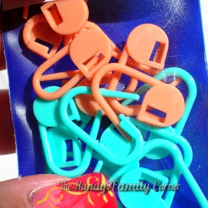 Stitch markers for crochet and knitting. Closable, Lockable, Plastic Set of 20 pieces, made by Gamma