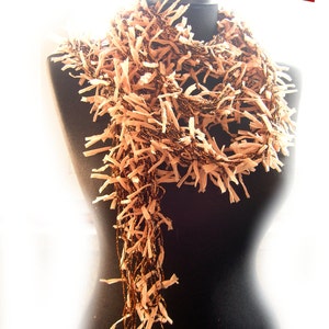 Sciarpa fatta a mano, stola con telaio a mano "The loomy loom". Pezzo unico Carta e glitter Tessuto a doppia maglia Pizzo Design originale Boa extra lungo