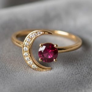 Rubinfärgad halvmånering, läcker guldmånering för kvinnor, rosa ädelstensmycken, födelsestenspresent i juli, måne- och stjärnring med diamanter