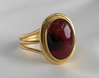 Anillo de granate dorado con cabujón rojo ovalado, anillo de bodas de plata 925, estilo vintage, piedra natal de enero, regalo para ella.