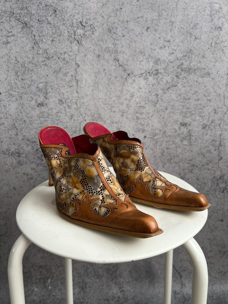 Vintage Leather Mules Floral Tooled Slip On Heels Shoes image 2