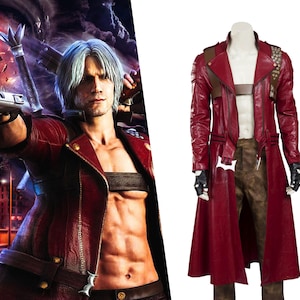 Może przedstawiać: Długi, czerwony skórzany płaszcz, prezentowany na manekinie. Płaszcz ma pasek i detale na ramionach. Obraz przedstawia również osobę ze srebrnymi włosami w podobnym czerwonym płaszczu.