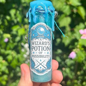 Floating d20 Potion: Wizard's Potion of Possibility
